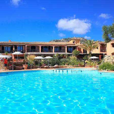 Отель Le Ginestre 4*