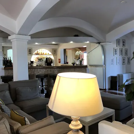 Отель Le Ginestre