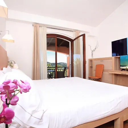 Le Ginestre 4* Порто-Черво