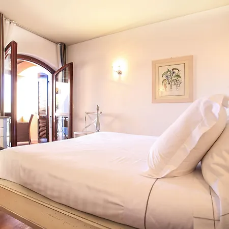 Le Ginestre Отель 4*