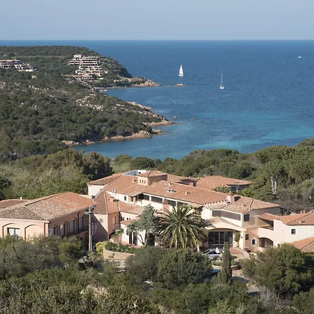 Отель Le Ginestre 4*