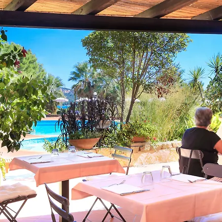 Отель Le Ginestre